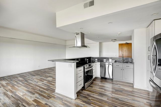 2001 Holcombe Boulevard 2304, Houston, TX 77030