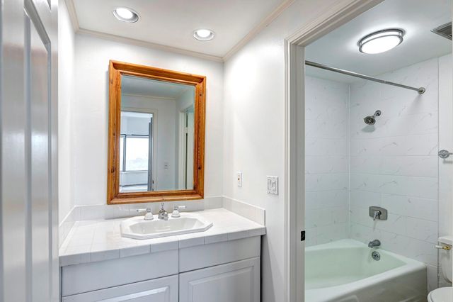 2001 Holcombe Boulevard 2304, Houston, TX 77030