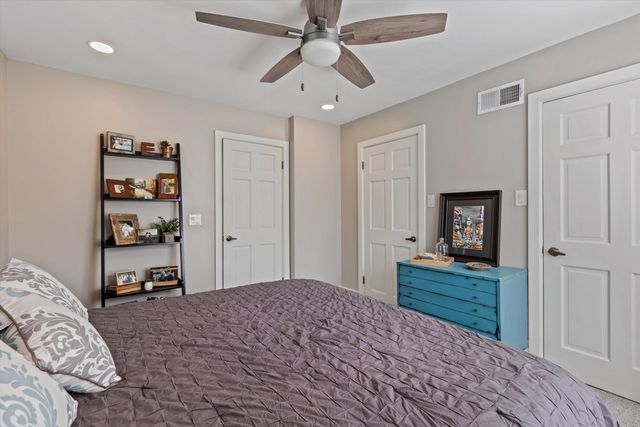 1834 HUNTERS CREEK DR, Germantown, TN 38138