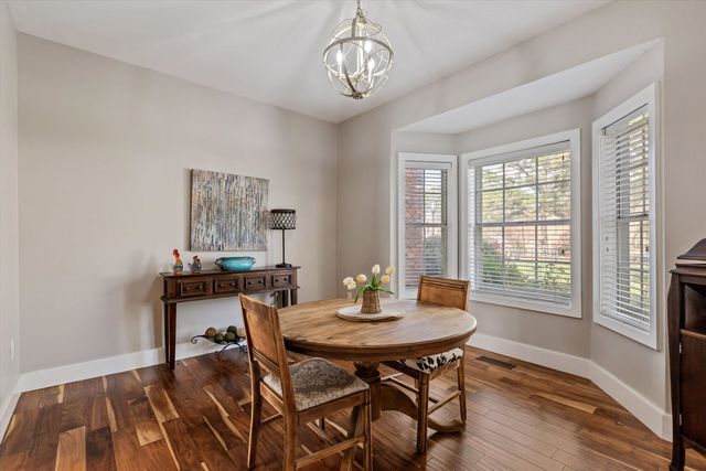 1834 HUNTERS CREEK DR, Germantown, TN 38138