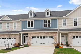 407 Walnut Ct, Mccandless, PA 15237