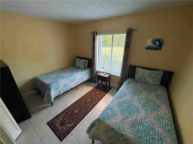 1009 Green Pine Boulevard G1, West Palm Beach, FL 33409