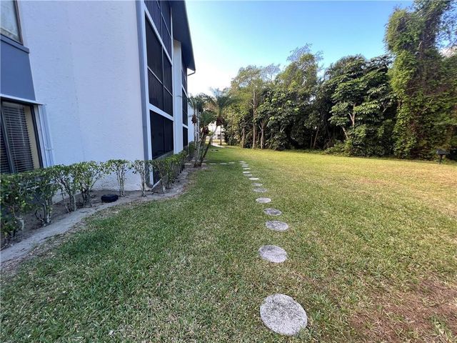 1009 Green Pine Boulevard G1, West Palm Beach, FL 33409