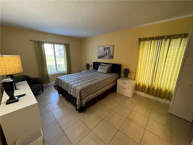 1009 Green Pine Boulevard G1, West Palm Beach, FL 33409