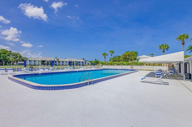 1009 Green Pine Boulevard G1, West Palm Beach, FL 33409
