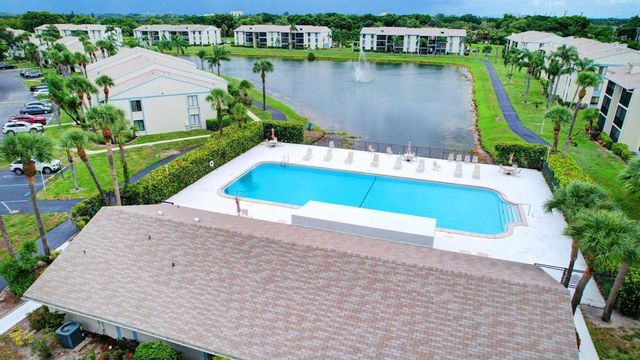 1009 Green Pine Boulevard G1, West Palm Beach, FL 33409