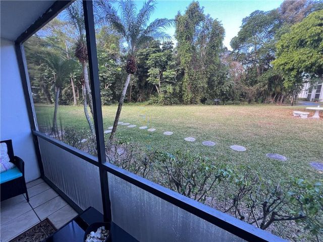 1009 Green Pine Boulevard G1, West Palm Beach, FL 33409