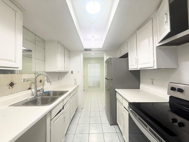 11451 Beechnut St, Houston, TX 77072