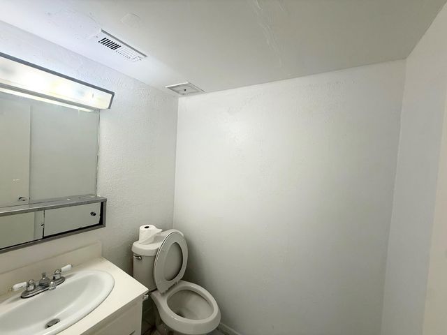11451 Beechnut St, Houston, TX 77072