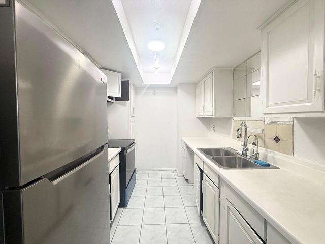 11451 Beechnut St, Houston, TX 77072