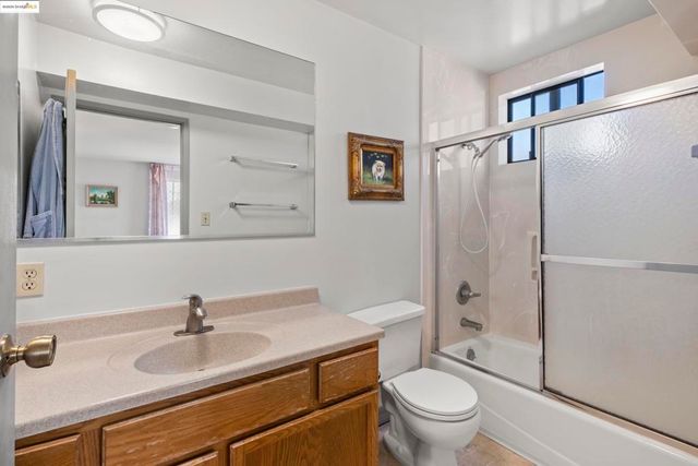 1050 Kains Ave. 3, Albany, CA 94706