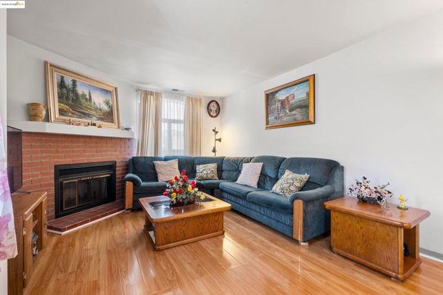 1050 Kains Ave. 3, Albany, CA 94706