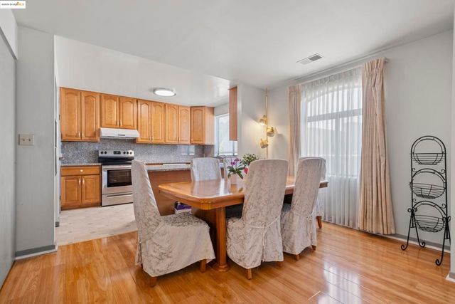 1050 Kains Ave. 3, Albany, CA 94706