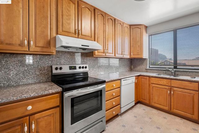 1050 Kains Ave. 3, Albany, CA 94706