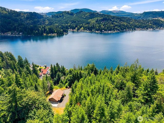 2040 Summit Lake Shore Road NW, Olympia, WA 98502