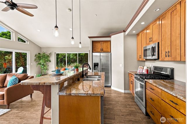 2040 Summit Lake Shore Road NW, Olympia, WA 98502