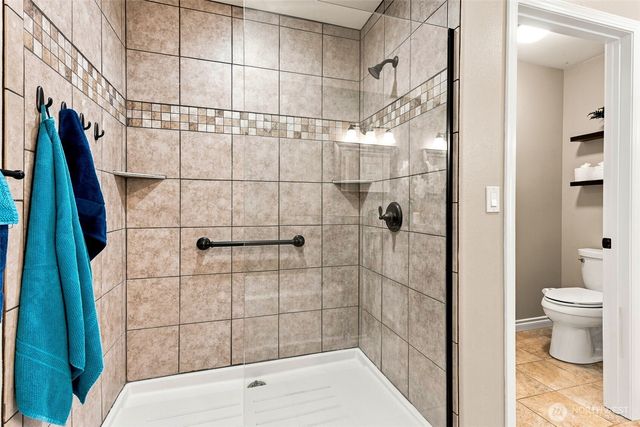 2040 Summit Lake Shore Road NW, Olympia, WA 98502
