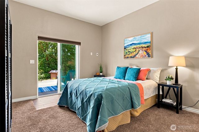 2040 Summit Lake Shore Road NW, Olympia, WA 98502