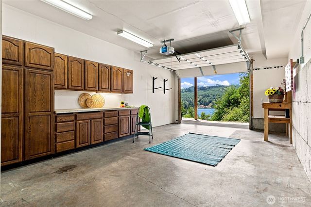 2040 Summit Lake Shore Road NW, Olympia, WA 98502