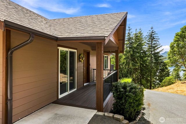 2040 Summit Lake Shore Road NW, Olympia, WA 98502