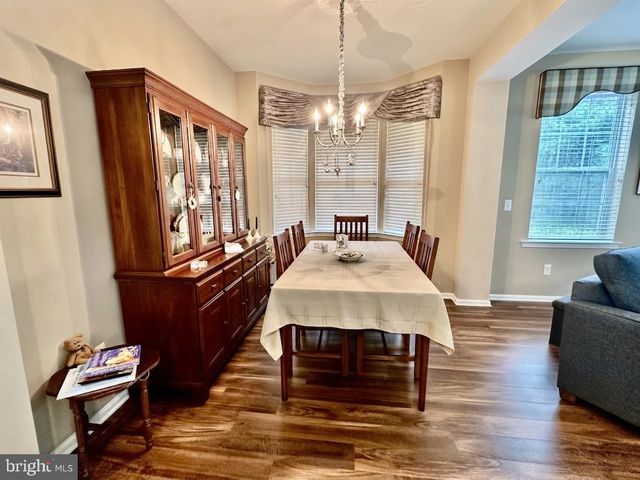 281 HAWTHORNE LN, Barnegat, NJ 08005