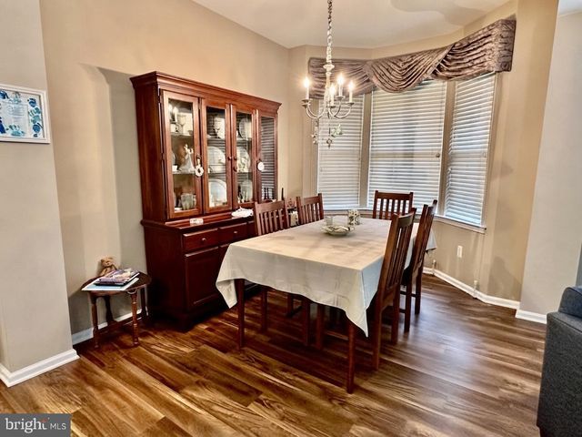 281 HAWTHORNE LN, Barnegat, NJ 08005