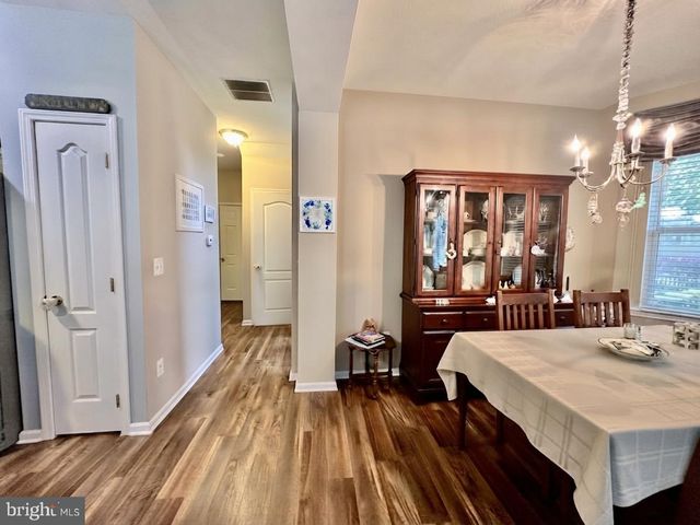 281 HAWTHORNE LN, Barnegat, NJ 08005