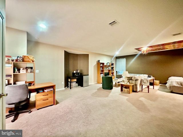 281 HAWTHORNE LN, Barnegat, NJ 08005