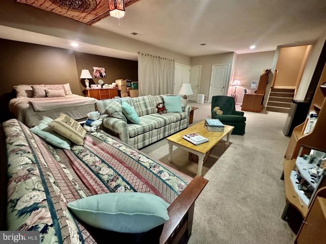 281 HAWTHORNE LN, Barnegat, NJ 08005
