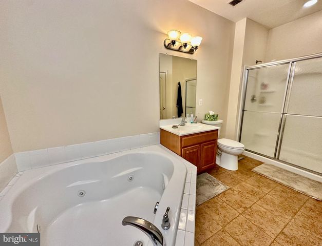 281 HAWTHORNE LN, Barnegat, NJ 08005