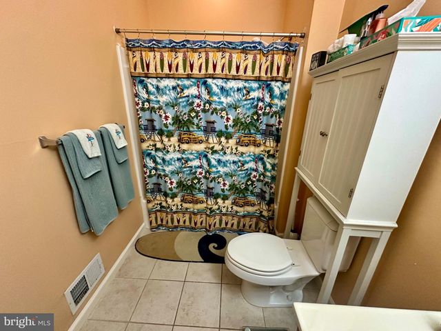 281 HAWTHORNE LN, Barnegat, NJ 08005