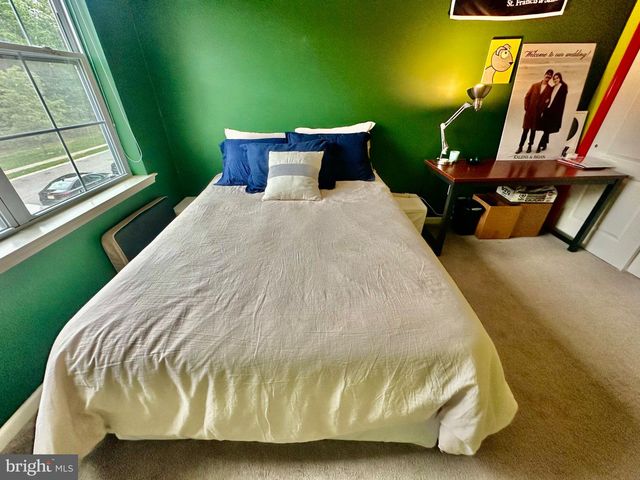 281 HAWTHORNE LN, Barnegat, NJ 08005