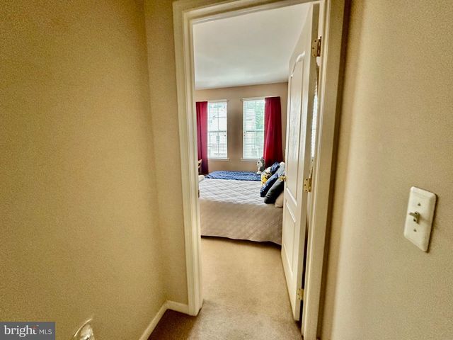 281 HAWTHORNE LN, Barnegat, NJ 08005