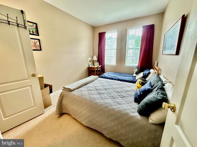 281 HAWTHORNE LN, Barnegat, NJ 08005