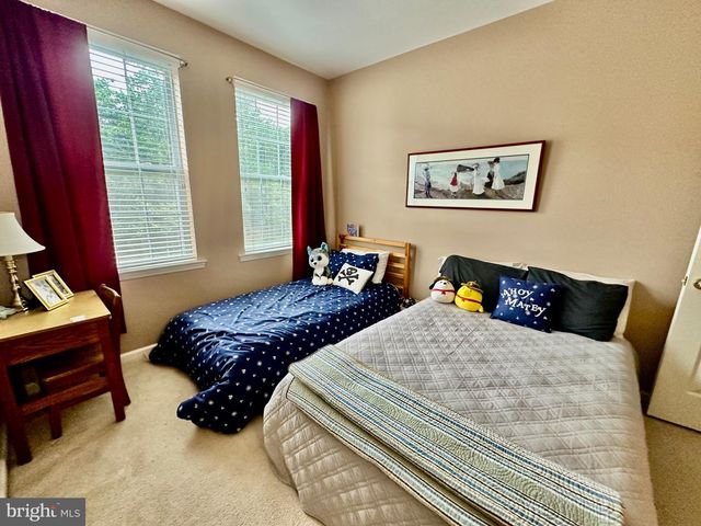 281 HAWTHORNE LN, Barnegat, NJ 08005