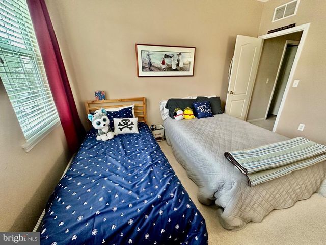 281 HAWTHORNE LN, Barnegat, NJ 08005