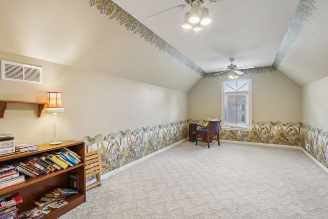 688 Fox Hollow, Dekalb, IL 60115