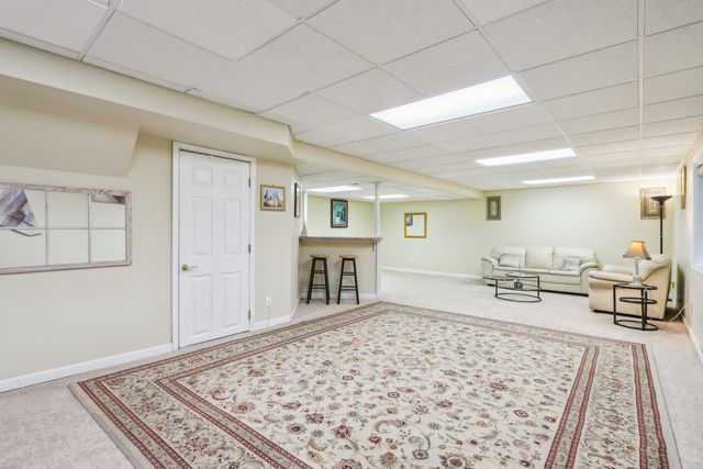 688 Fox Hollow, Dekalb, IL 60115