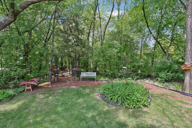 688 Fox Hollow, Dekalb, IL 60115
