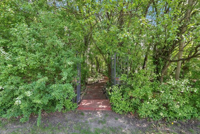 688 Fox Hollow, Dekalb, IL 60115