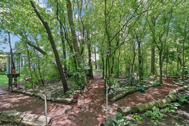688 Fox Hollow, Dekalb, IL 60115