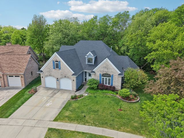 688 Fox Hollow, Dekalb, IL 60115