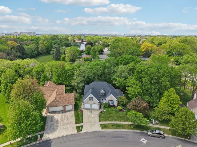 688 Fox Hollow, Dekalb, IL 60115