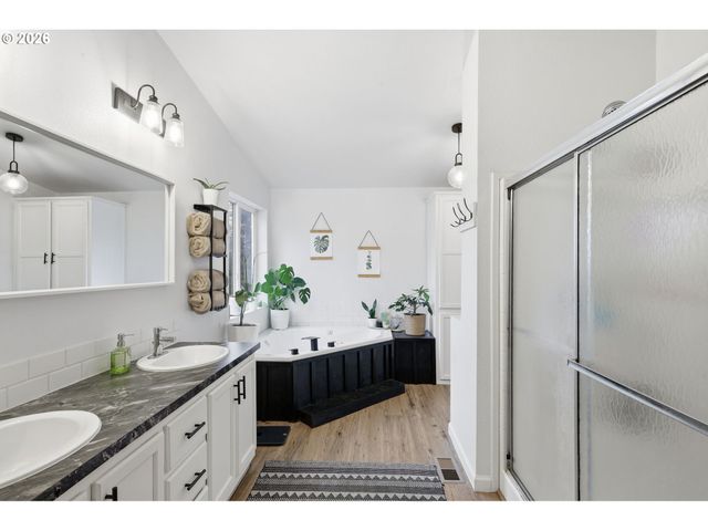 7300 Ne 410TH St, La Center, WA 98629