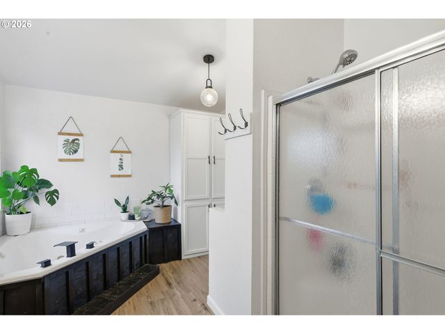 7300 Ne 410TH St, La Center, WA 98629