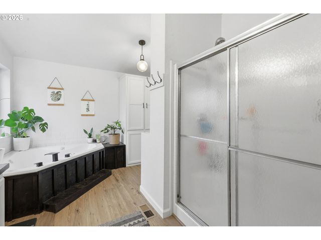 7300 Ne 410TH St, La Center, WA 98629