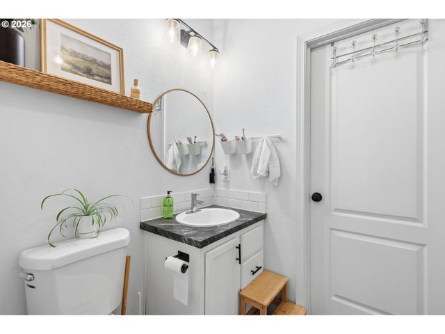 7300 Ne 410TH St, La Center, WA 98629