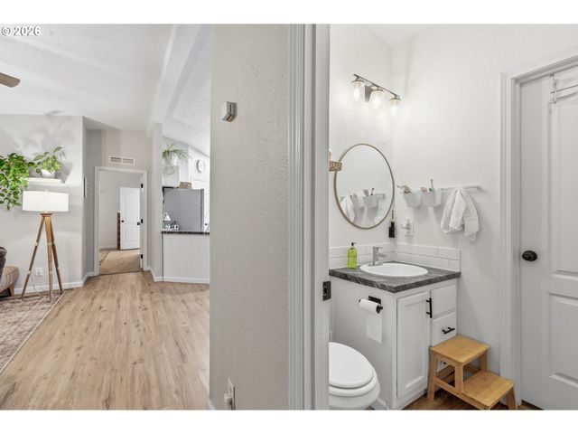 7300 Ne 410TH St, La Center, WA 98629