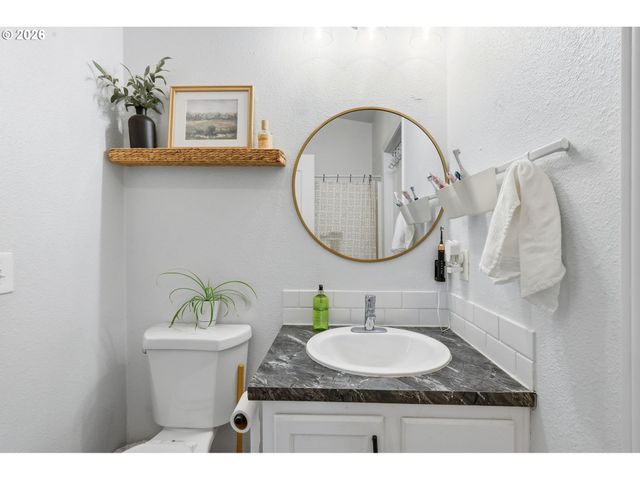 7300 Ne 410TH St, La Center, WA 98629