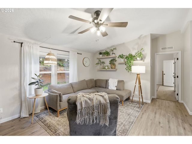 7300 Ne 410TH St, La Center, WA 98629